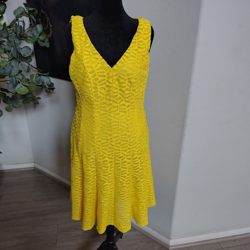 Calvin Klein Women's Vibrant Yellow V-Neck Sleeveless Dress Size 14